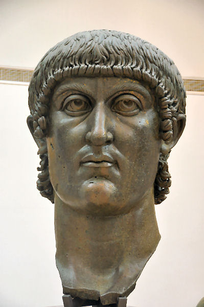 Cabeza de bronce de Constantino I (Museos Capitolinos).